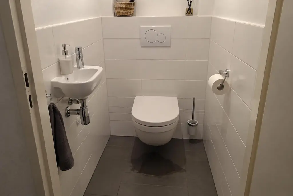 Lekdetectie Volendam – natte vloer bij een toilet